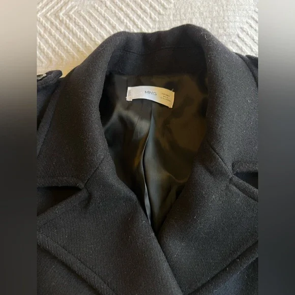 NWOT - Mango - Women's Deep Navy Peacoat with Boxy / Cropped Modern shape - Picture 3 of 12